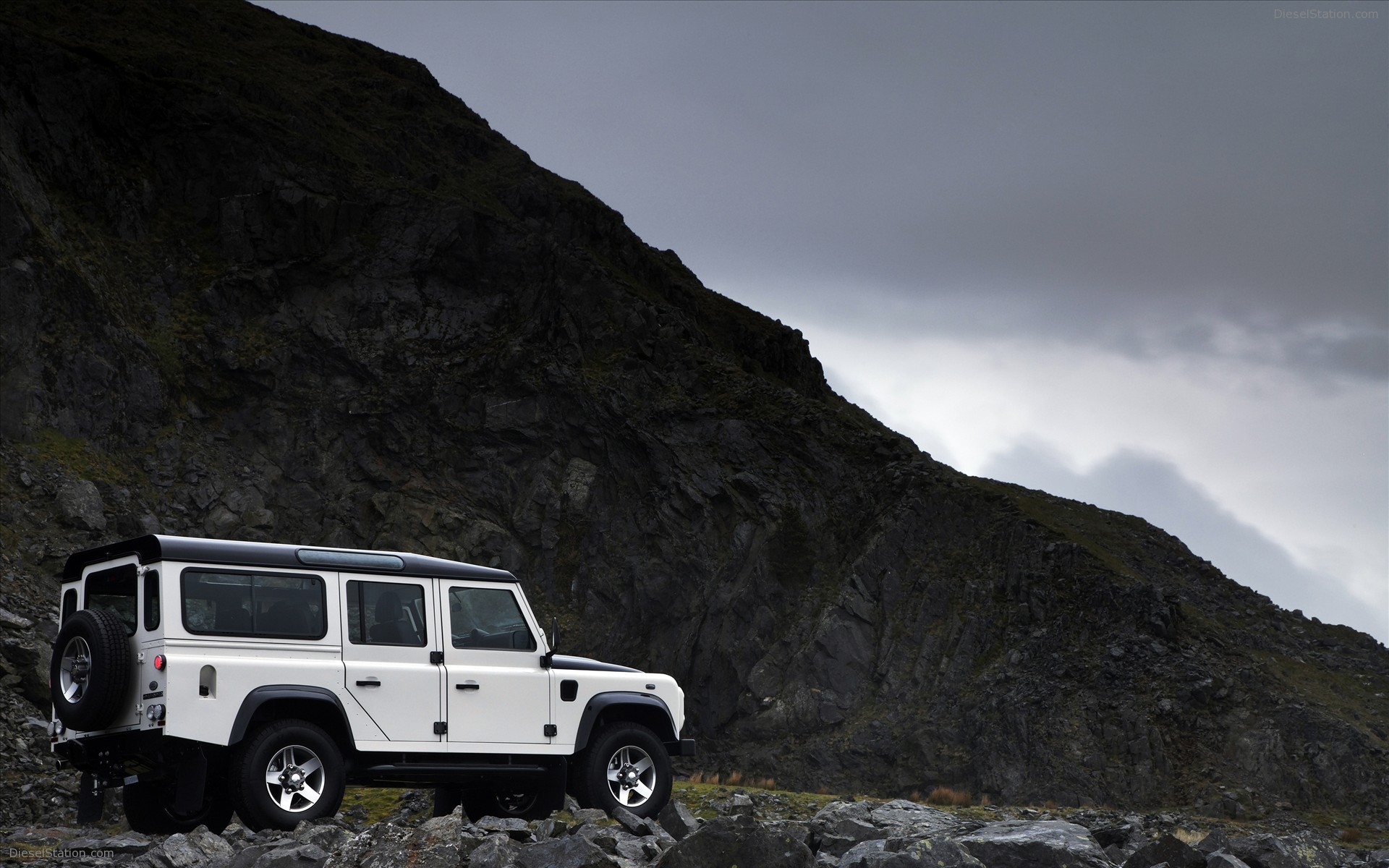 Land Rover Defender 'Fire & Ice' Editions Land Rover Defender 'Fire & Ice' Editions